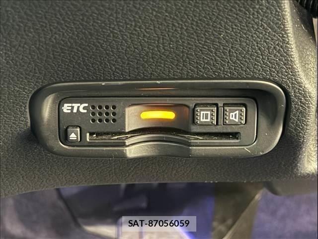 Honda VEZEL 2017-11 8797843-23