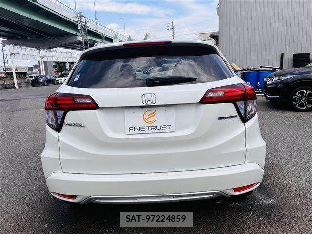 Honda VEZEL 2016-05 8832320-19