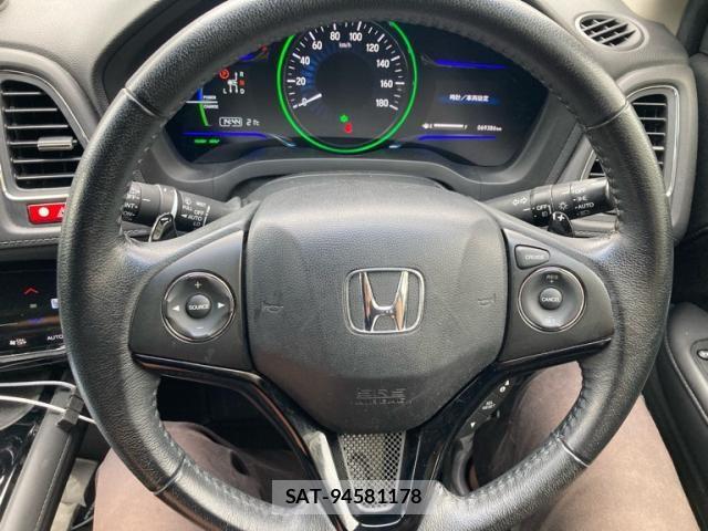 Honda VEZEL 2014-01 8832328-13