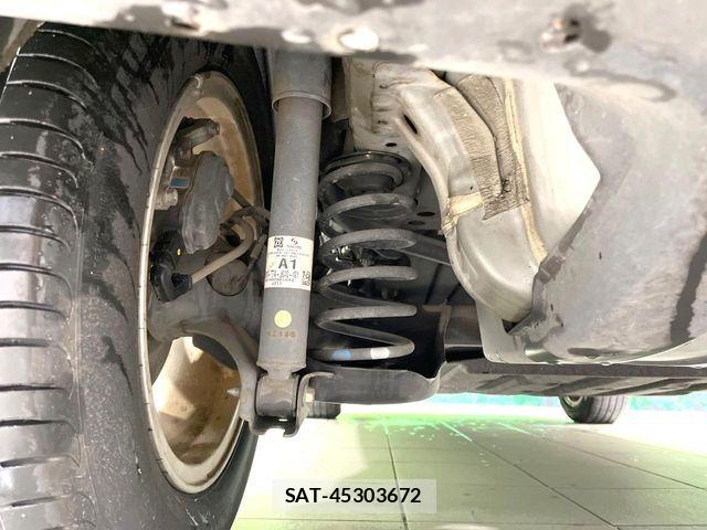 Honda VEZEL 2015-03 8832327-19