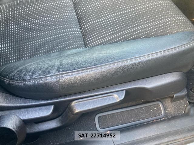 Honda VEZEL 2016-02 8832332-13