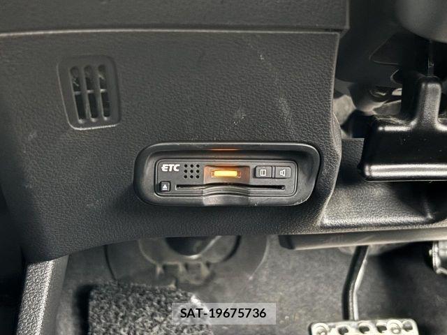 Honda VEZEL 2016-03 8832322-16