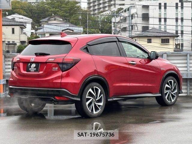 Honda VEZEL 2016-03 8832322-2