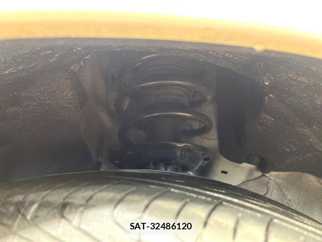 Honda VEZEL 2015-07 8850991-17