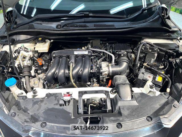 Honda VEZEL 2015-12 8882799-17