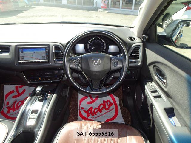 Honda VEZEL 2018-06 8884549-1