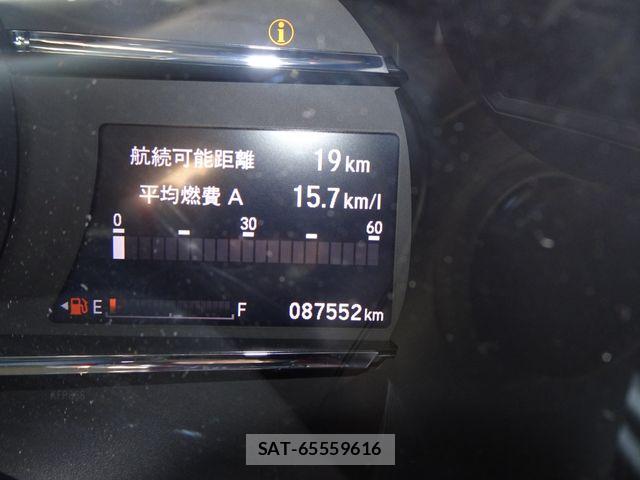 Honda VEZEL 2018-06 8884549-21