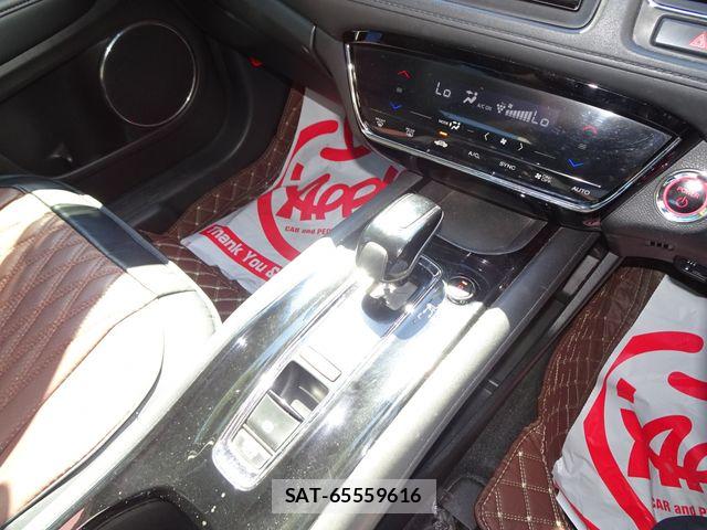 Honda VEZEL 2018-06 8884549-26