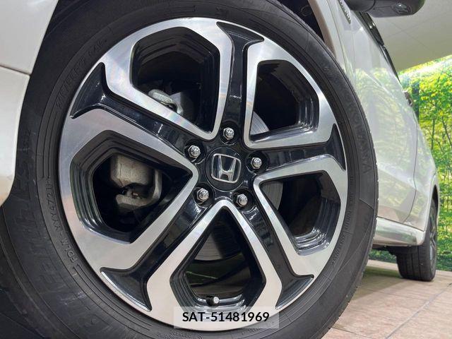 Honda VEZEL 2016-03 8884548-12