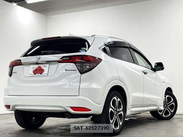 Honda VEZEL 2020-02 8884546-2