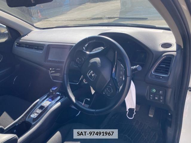 Honda VEZEL 2018-01 5882075-11