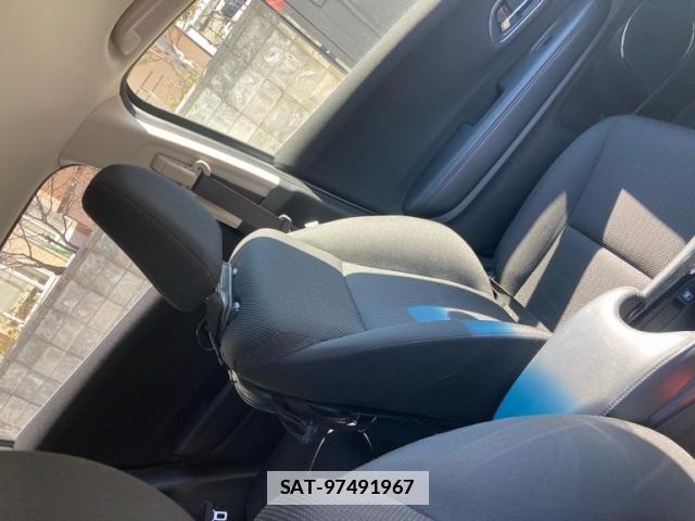 Honda VEZEL 2018-01 5882075-12
