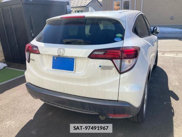 Honda VEZEL 2018-01 5882075-3