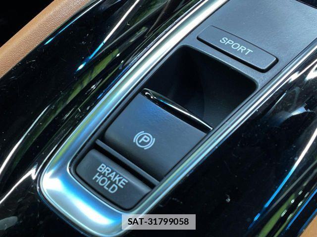 Honda VEZEL 2018-03 7730360-11