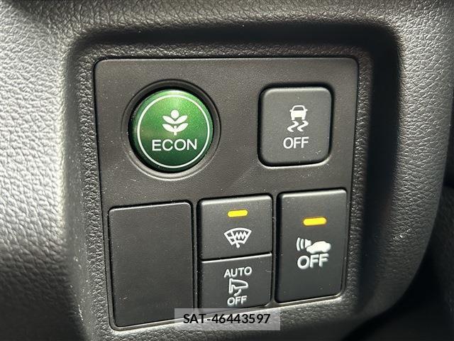 Honda VEZEL 2018-02 7730361-19