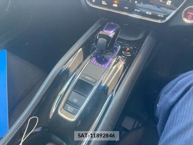 Honda VEZEL 2017-07 7981452-17