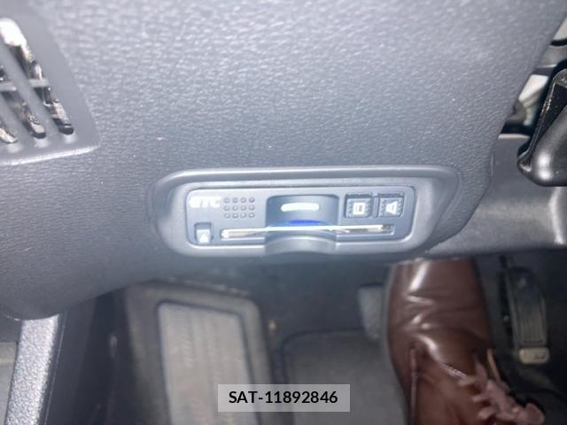 Honda VEZEL 2017-07 7981452-22