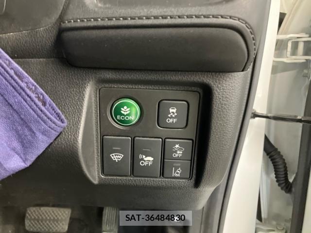 Honda VEZEL 2018-07 8076047-13