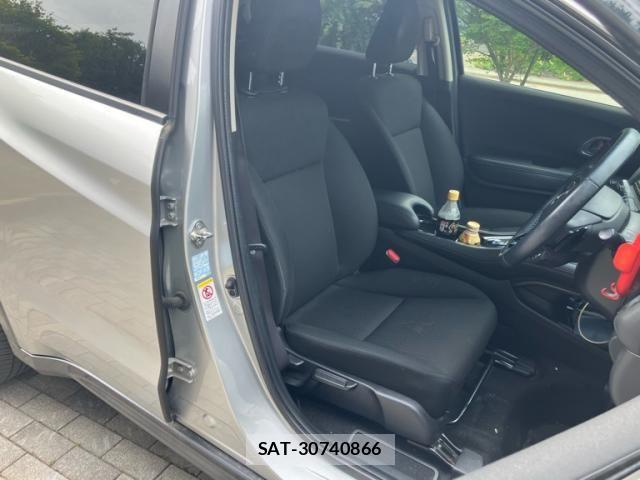Honda VEZEL 2015-01 8076048-12