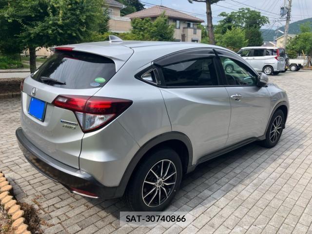 Honda VEZEL 2015-01 8076048-3