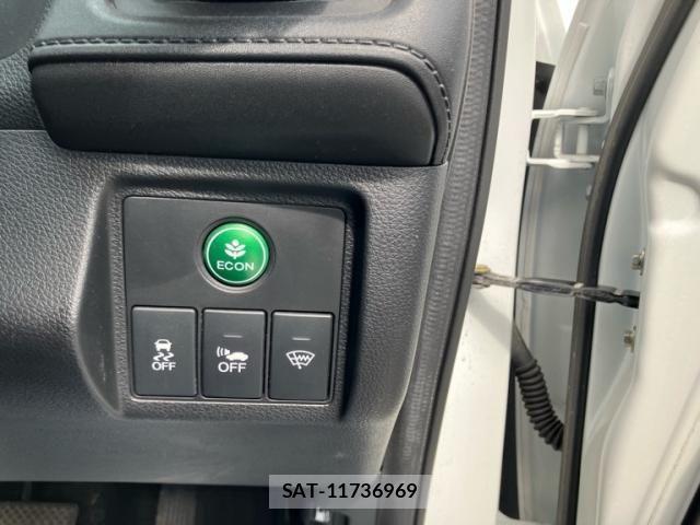 Honda VEZEL 2015-04 8102508-17