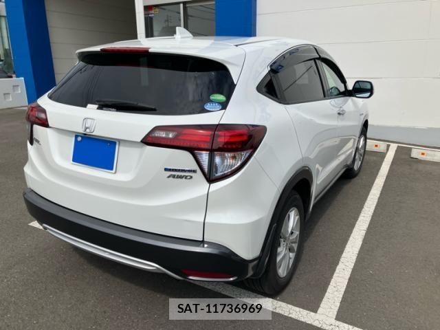 Honda VEZEL 2015-04 8102508-4