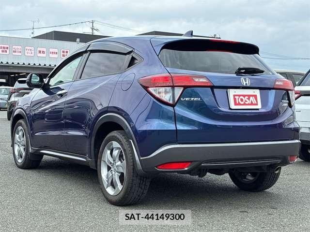 Honda VEZEL 2015-12 8102506-26