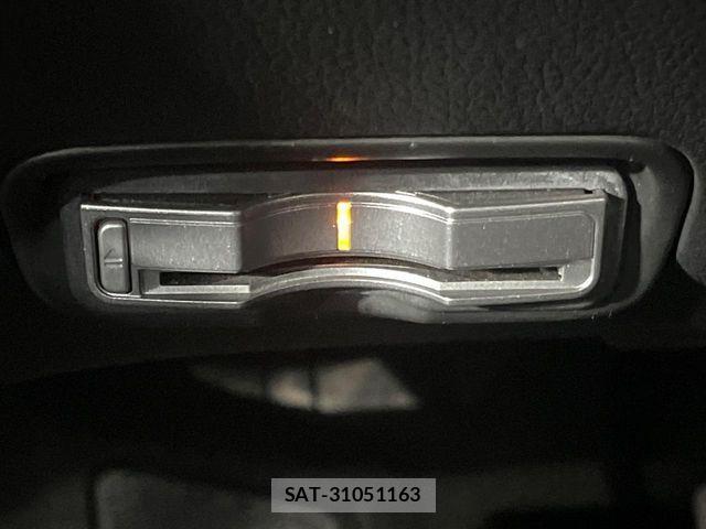Honda VEZEL 2015-07 8210863-7