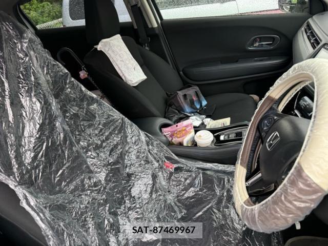 Honda VEZEL 2014-01 8210864-6