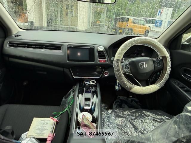 Honda VEZEL 2014-01 8210864-8