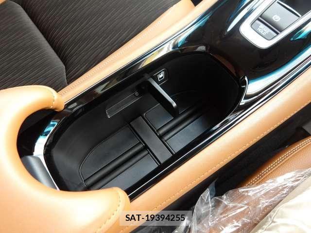 Honda VEZEL 2019-01 8317870-22