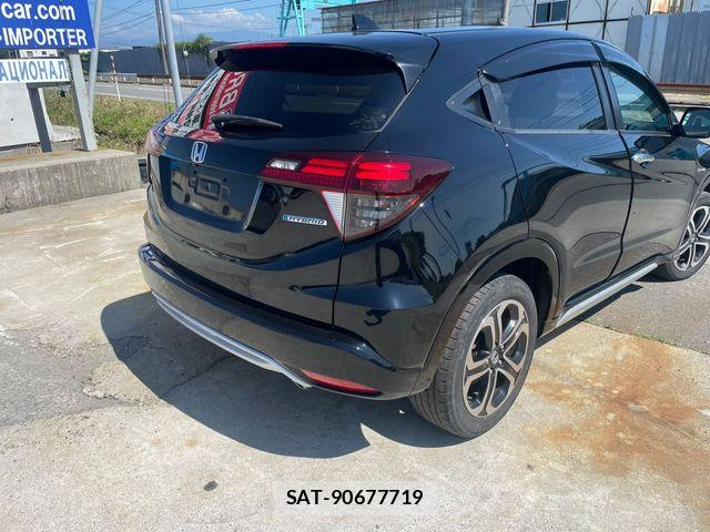 Honda VEZEL 2018-05 8338373-11