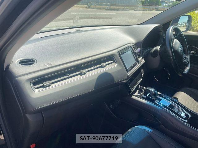 Honda VEZEL 2018-05 8338373-1