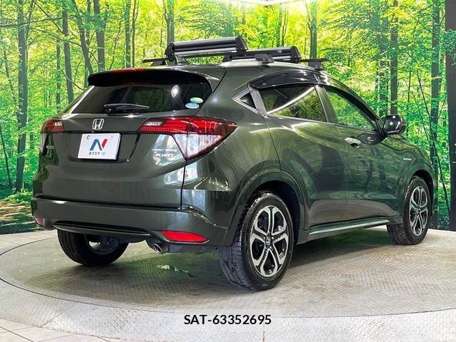 Honda VEZEL 2017-03 8439046-17