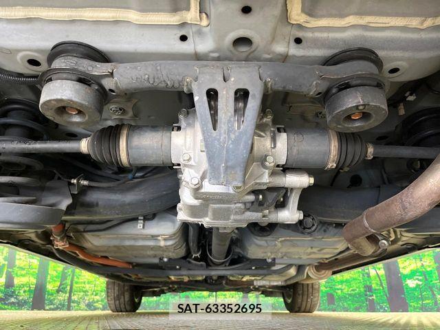 Honda VEZEL 2017-03 8439046-19