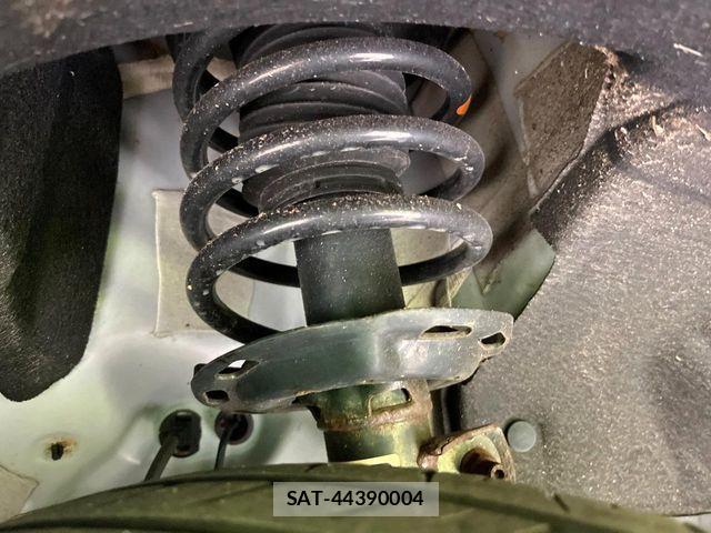 Honda VEZEL 2019-03 8850992-19
