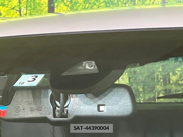 Honda VEZEL 2019-03 8850992-2