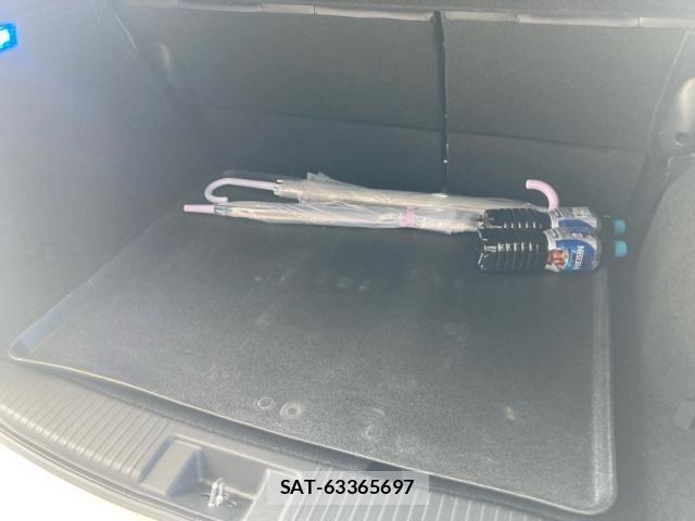 Honda VEZEL 2016-06 8884554-12