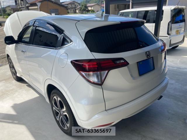 Honda VEZEL 2016-06 8884554-3