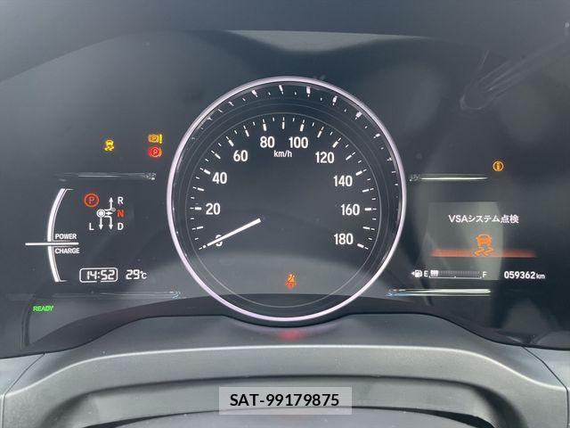 Honda VEZEL 2018-08 8884552-18