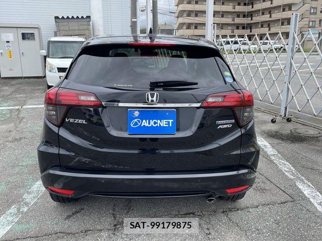 Honda VEZEL 2018-08 8884552-5