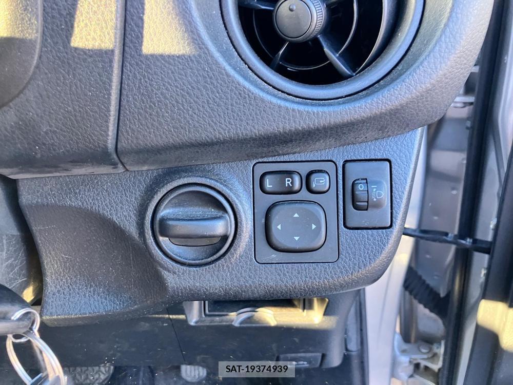 Toyota VITZ 2018-09 532655-23
