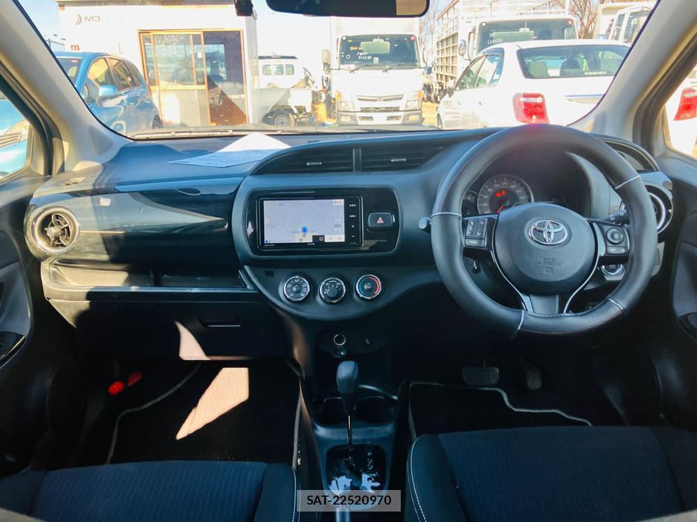 Toyota VITZ 2018-09 621224-12