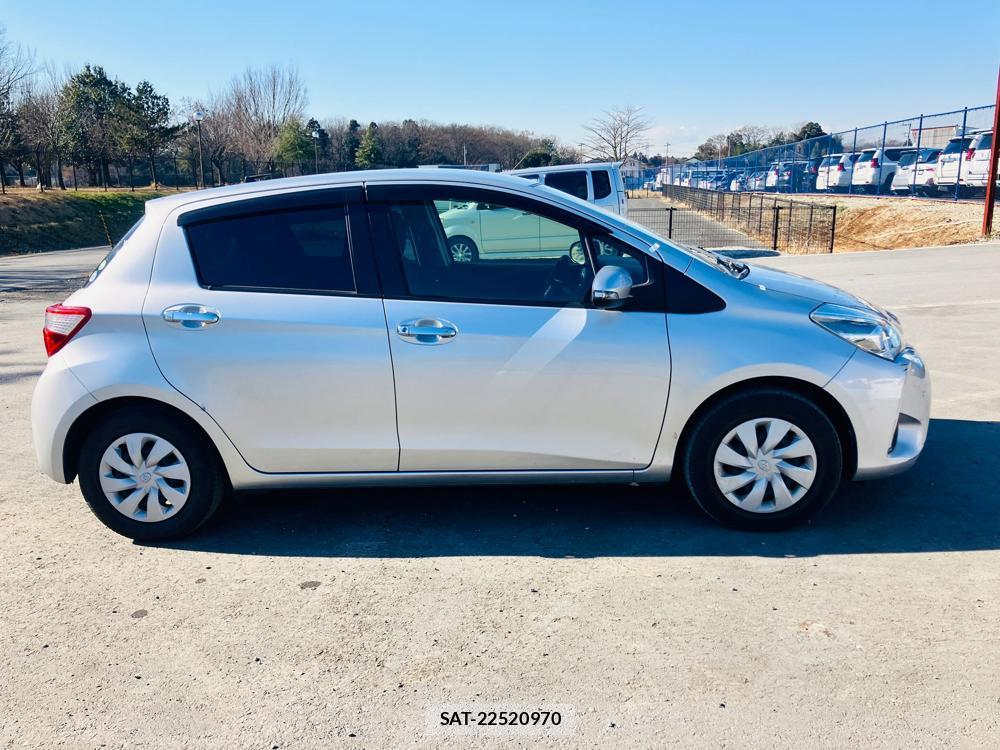 Toyota VITZ 2018-09 621224-1