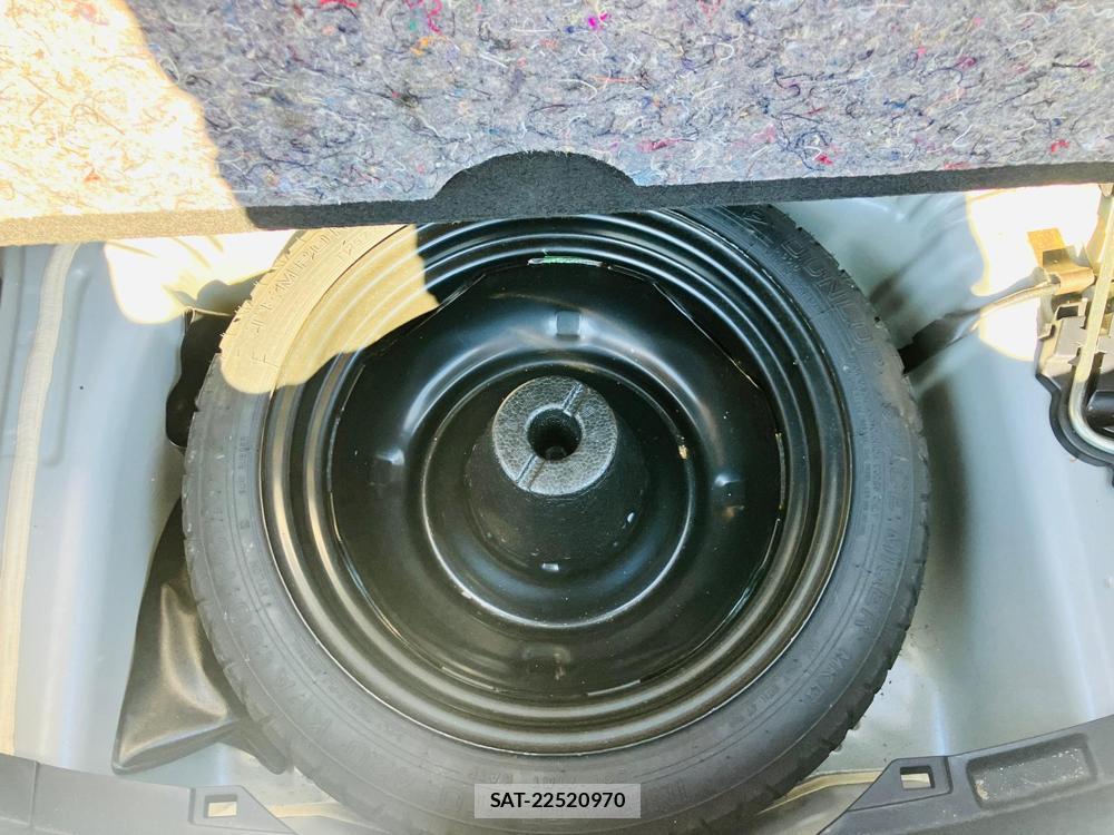 Toyota VITZ 2018-09 621224-32