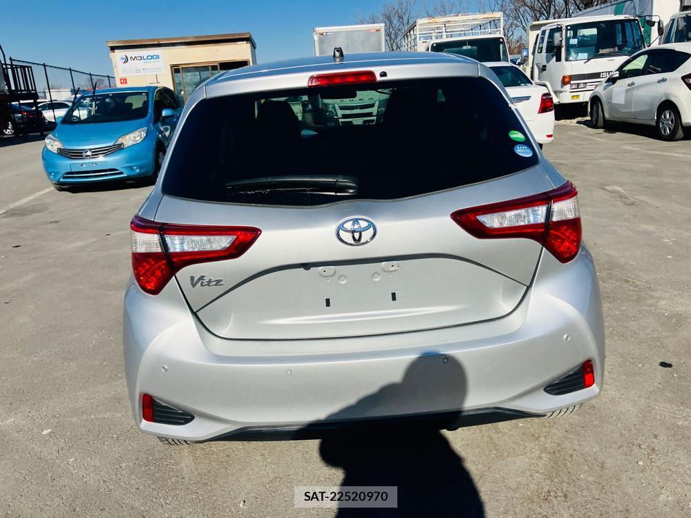 Toyota VITZ 2018-09 621224-3