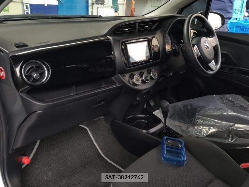 Toyota VITZ 2019-07 824642-4