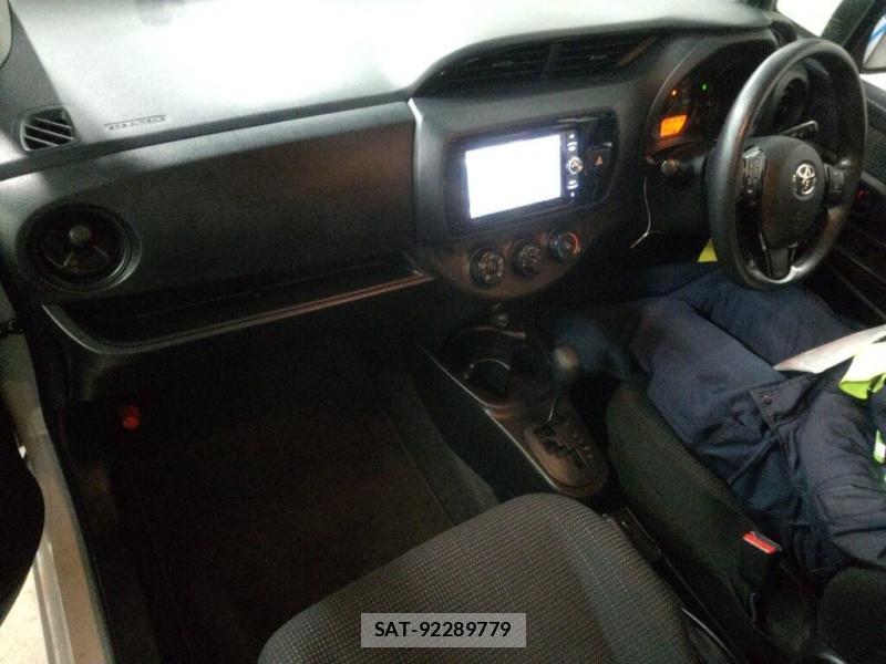 Toyota VITZ 2019 824508-4