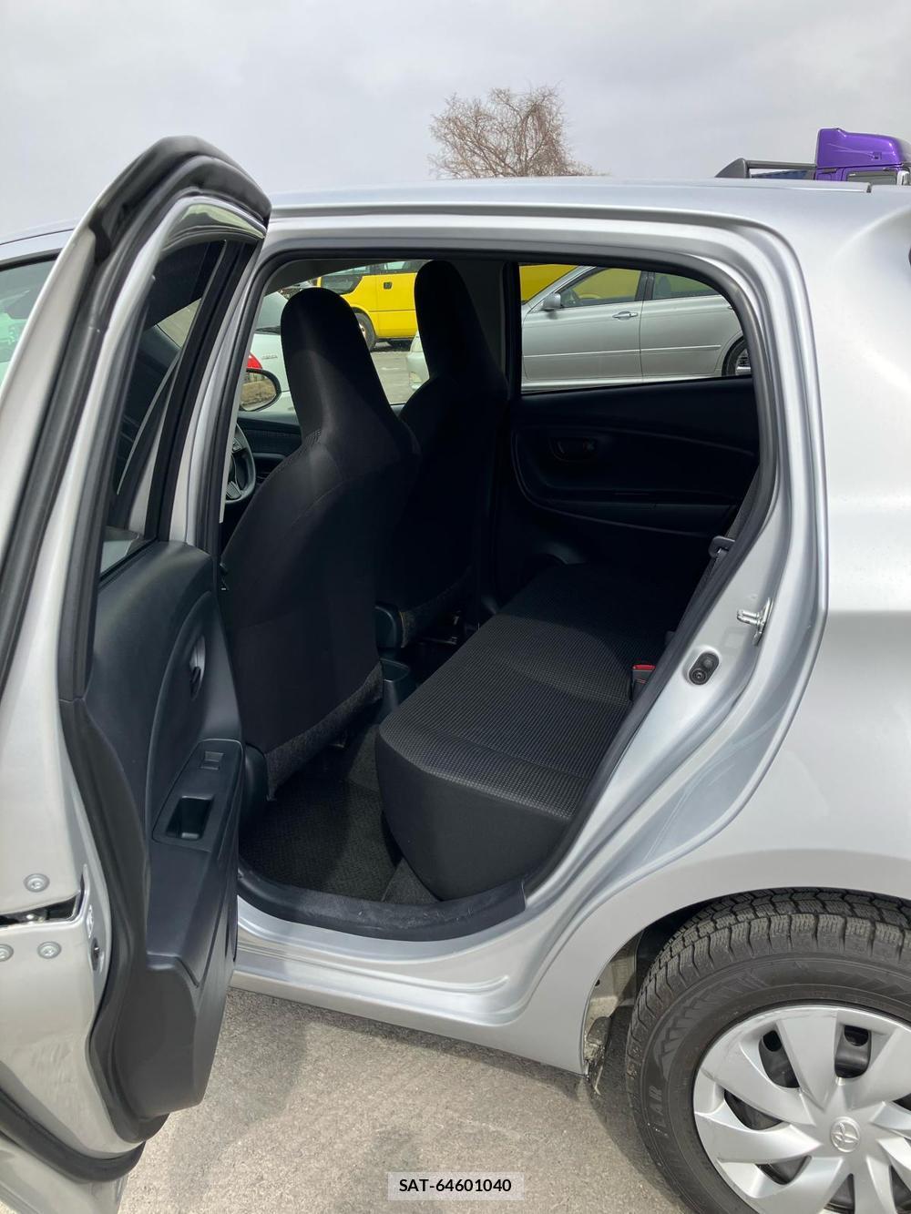 Toyota VITZ 2019-02 824320-11