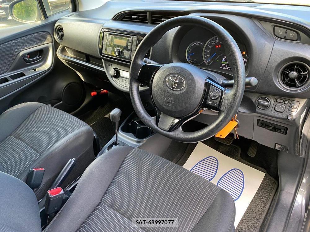 Toyota VITZ 2020-01 646994-12